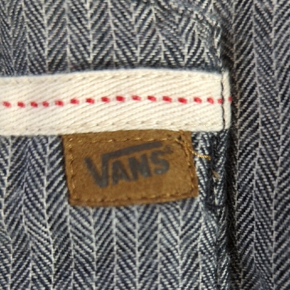 NEW, Vans Gray Casual Button Down Shirt with Classic Collar - Picture 14 of 16